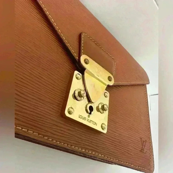 Authentic vintage Louis Vuitton epi clutch ~ brown - Picture 7 of 16